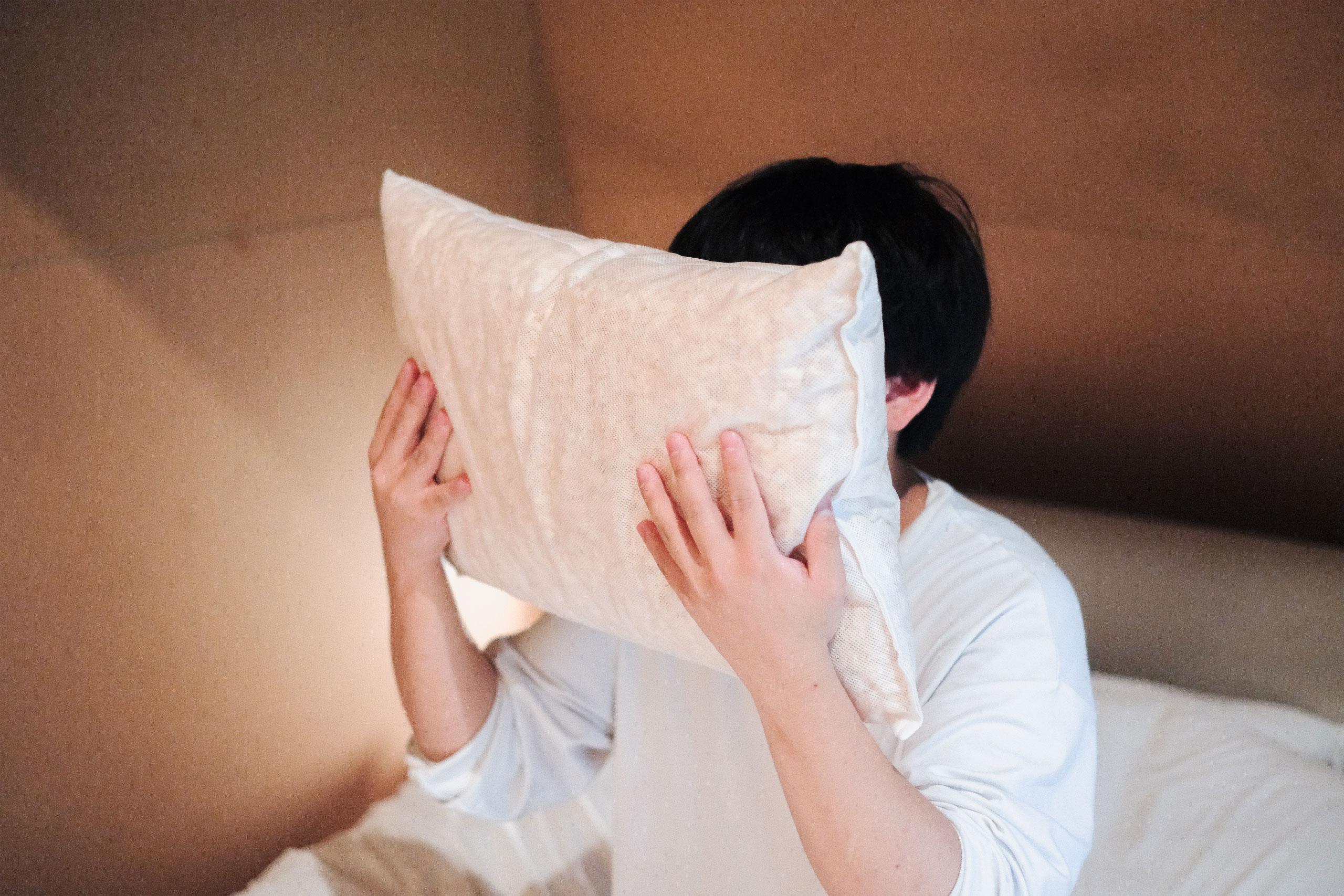 3層枕「エマ・ピロー」で実感!「高さ」を知ることが熟睡への 3層枕「エマ・ピロー」で実感!「高さ」を知ることが熟睡への