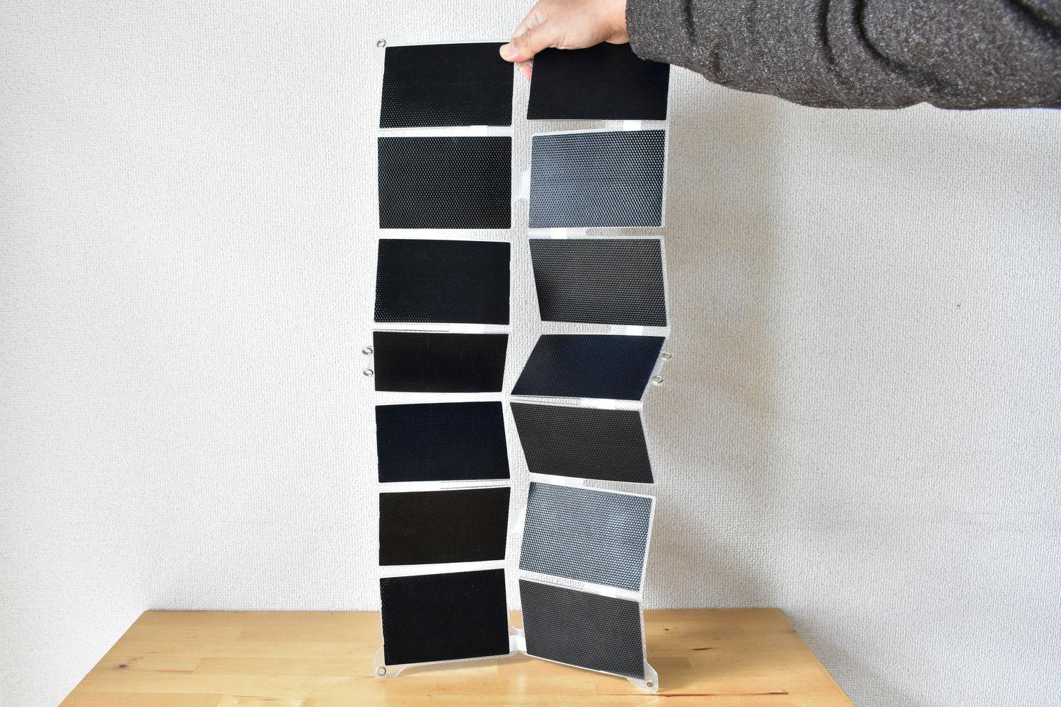 スマホサイズの次世代ソーラーパネル。「SolarX14」なら曇りでも発電OK