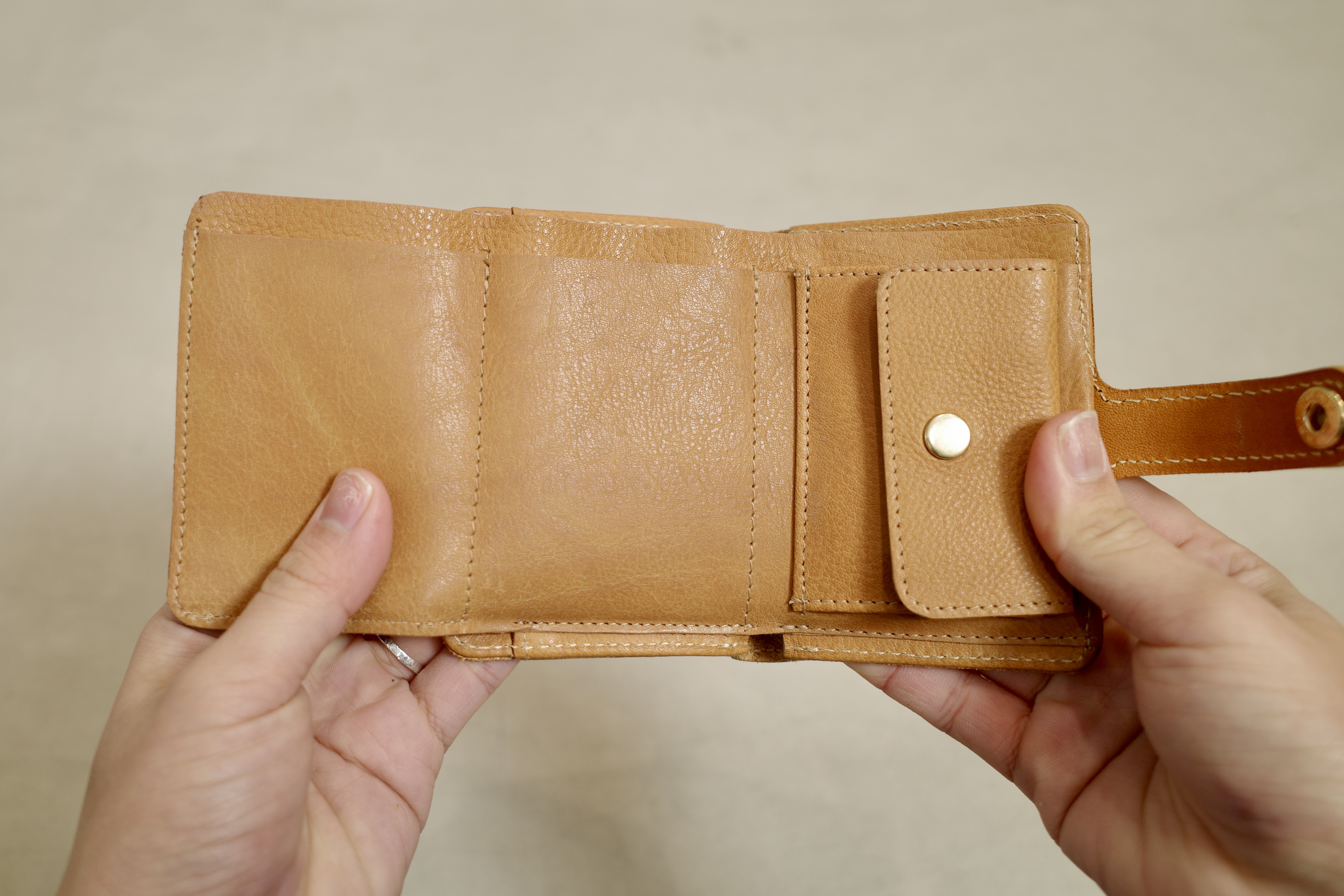 お財布に必要なのは「余裕」だった。財布メーカーが作ったコンパクト