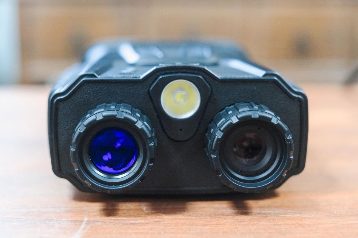 真っ暗闇でも見える！ 夜でも楽しめるデジタル双眼鏡「NightHacker」を 