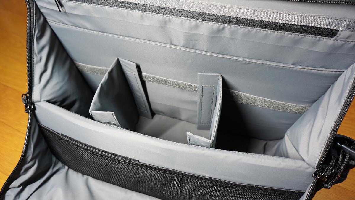 iPadヘビーユーザーのために作られたビジネスバッグ誕生。PCもカメラも 