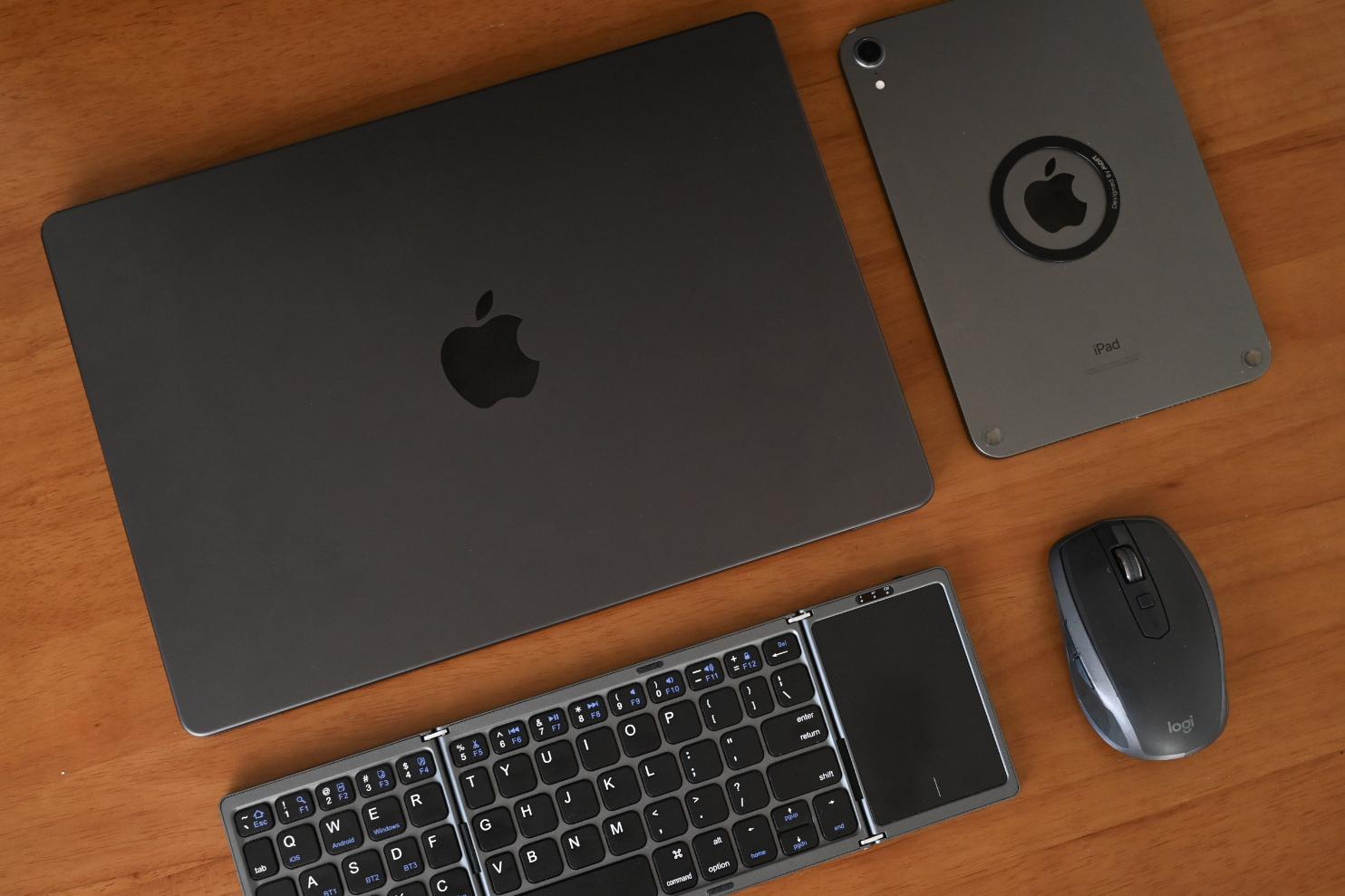 MacBook Pro m4 スペースブラック やっと M4 Pro が届いた！スペースブラックの 14-20 インチだよ。 : r