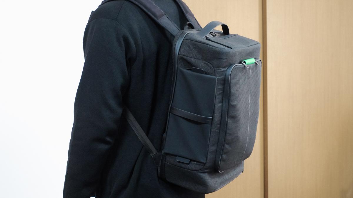 33のポケットで充実の収納性！ 「HubPack33」は荷物が多い人にも助かる 