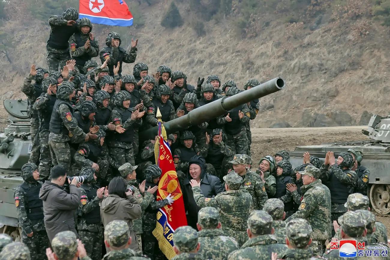 射撃は年間3発、下着はシェア… 北朝鮮の暴風軍団を訓練したこともある