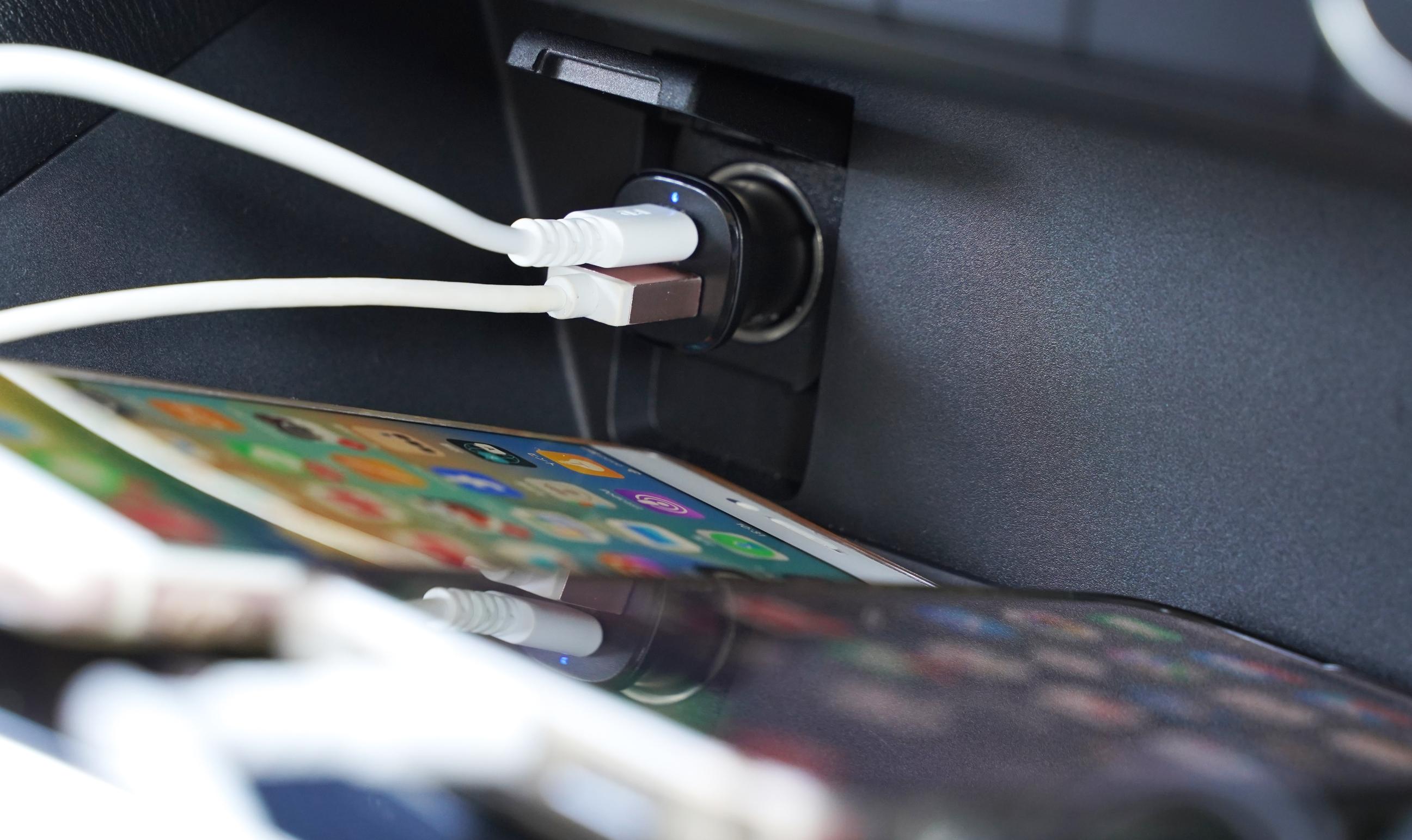 Backup Charger 1枚 快適な車内充電環境を格安で手に入れる方法【今日のライフハックツール