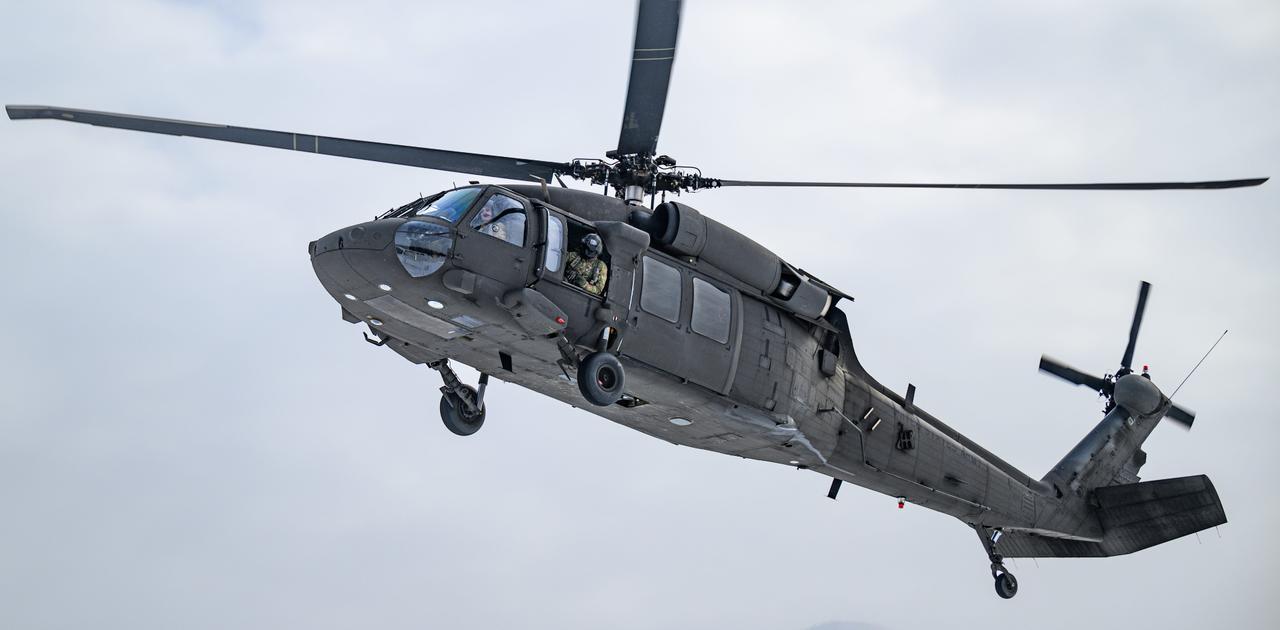 アメリカン航空機衝突事故はなぜ起こったのか？──事故に関与した軍用ヘリコプター「ブラックホーク」とは？ | Business Insider Japan