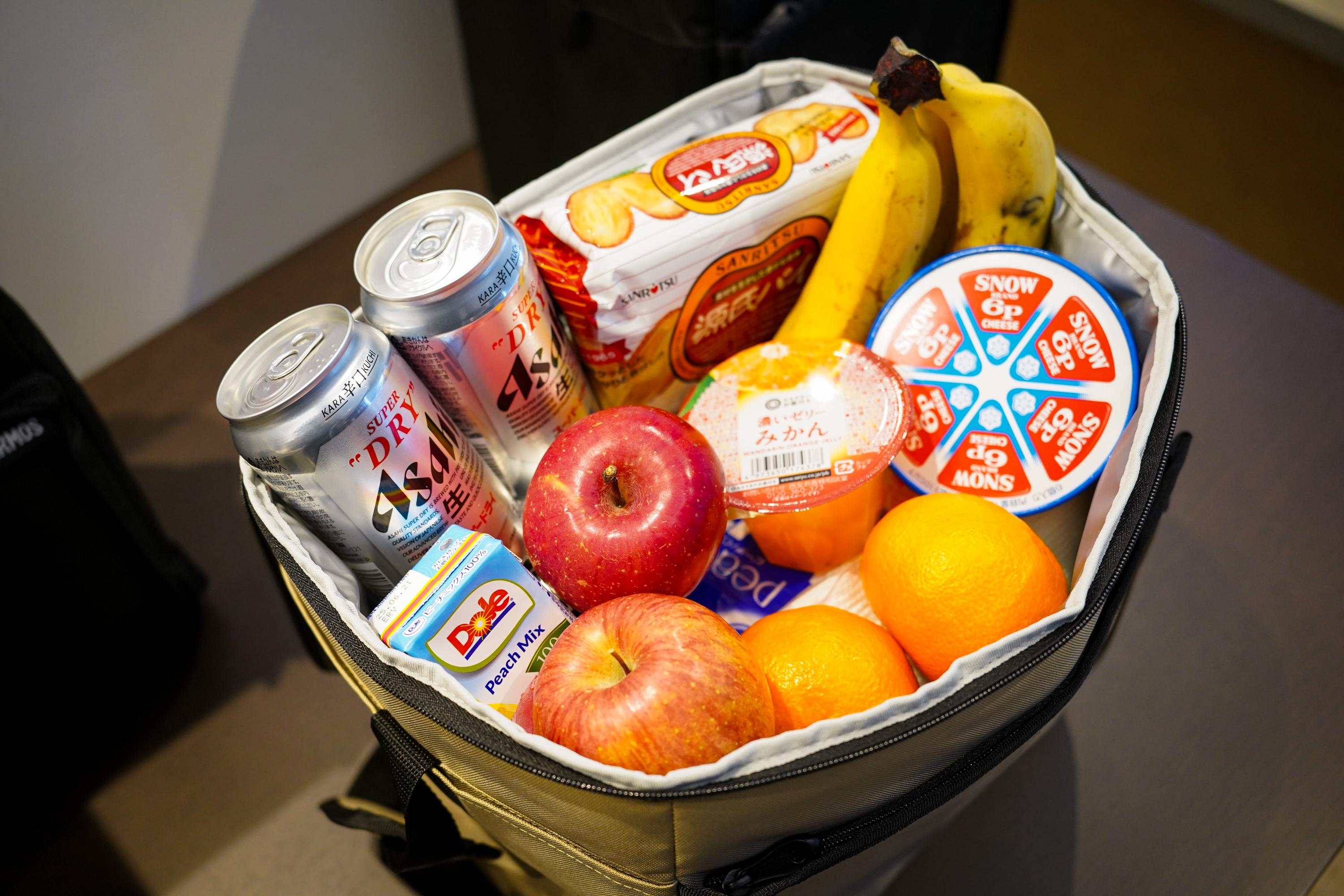 傾けても出すぎない新サーモス「真空断熱ケータイマグ」の飲み口の進化
