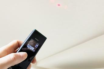 買ってよかったレーザー距離計。1人で測れるから模様替え、家具の買い替え、引っ越しもはかどる！