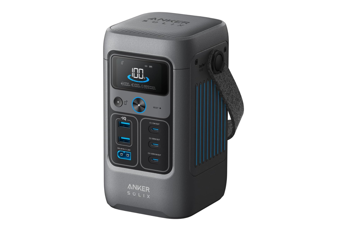 わずか1.9kgのAnker製ポタ電「Solix C200」。肩掛けできるのも