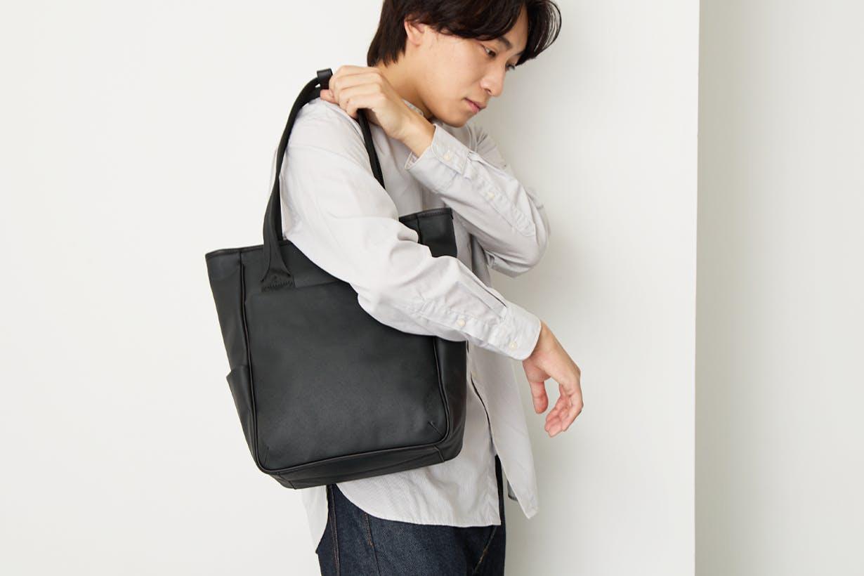 色褪せや傷に強い、タフさで人気のトートバッグに2モデルが追加登場