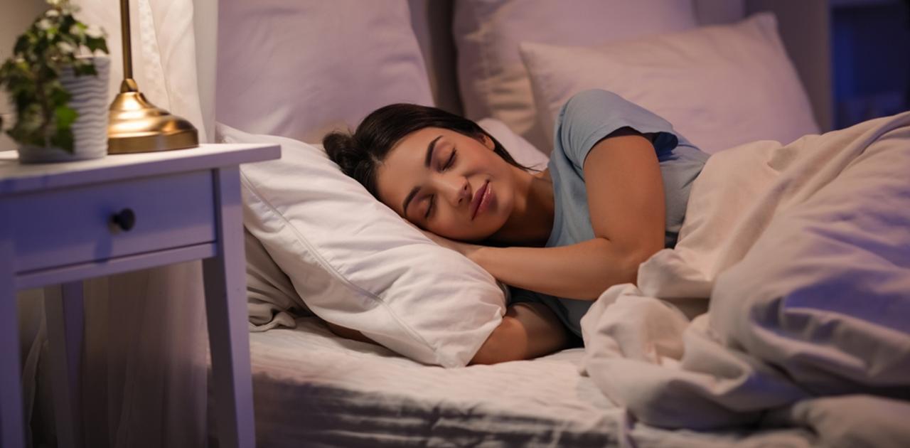 睡眠専門医師が教える「朝気持ちよく目覚める方法」。夕食におすすめの“意外な食べ物”は…？ | Business Insider Japan