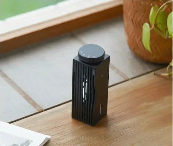 光技術でニオイを元から断つ！ どこでも使いやすいポータブル消臭機