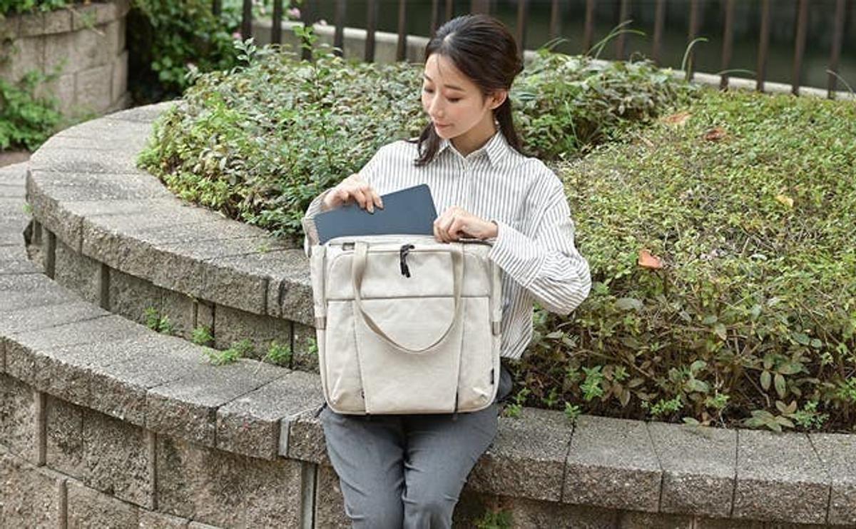 これぞ進化型トートバッグ！ 2階建て構造で空間を無駄なく使える 