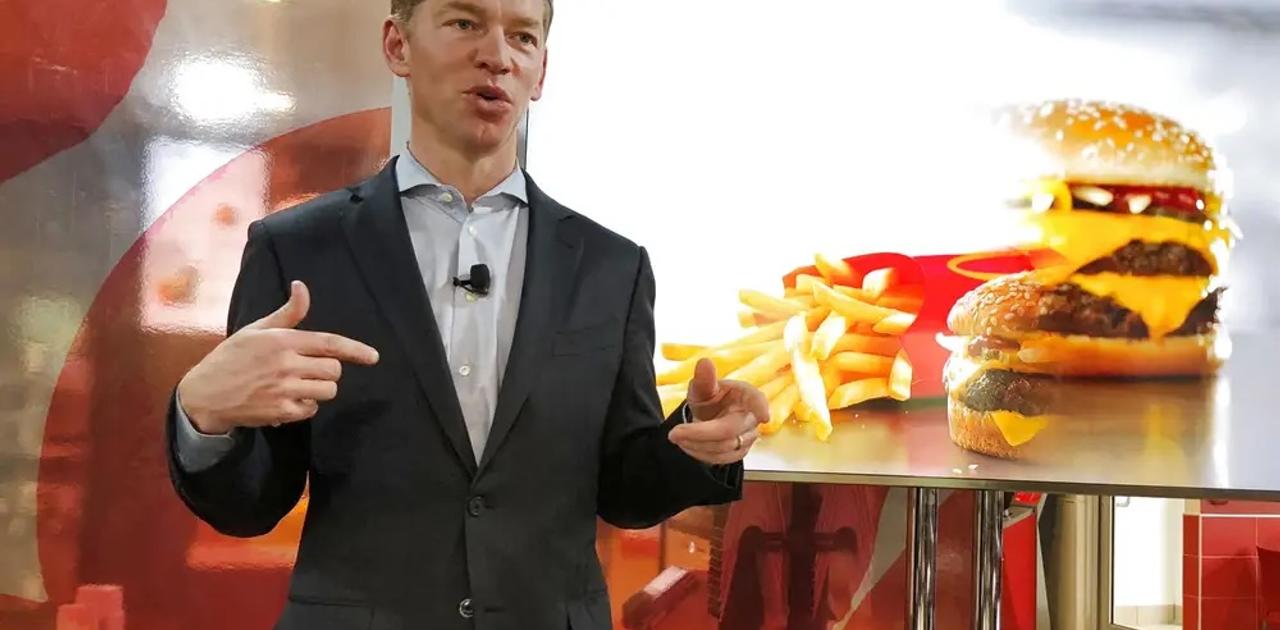 「2025年はソースが注目されるだろう」…マクドナルドCEO、ファストフード業界についての3つの予測 | Business Insider Japan