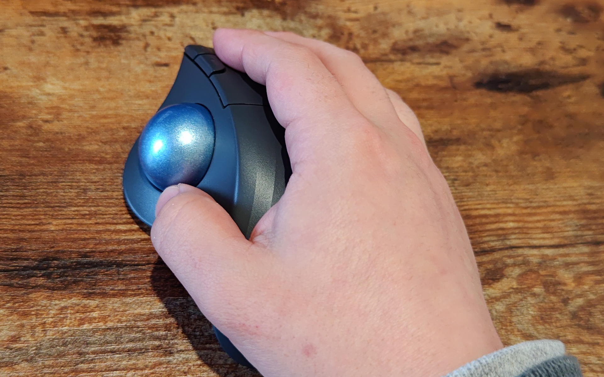 ロジクールのトラックボール「ERGO M575SP」レビュー：初心者にも