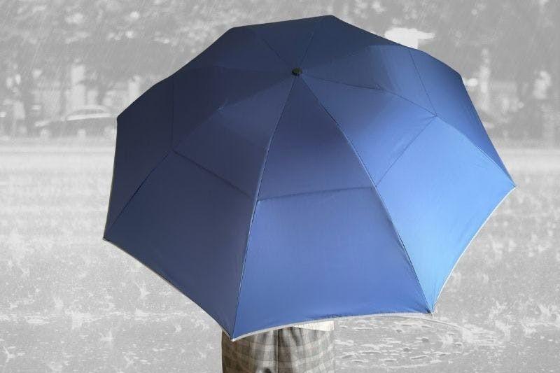 ゲリラ豪雨も猛暑もまとめてカバー！365日使える傘「NURASAN」が万能