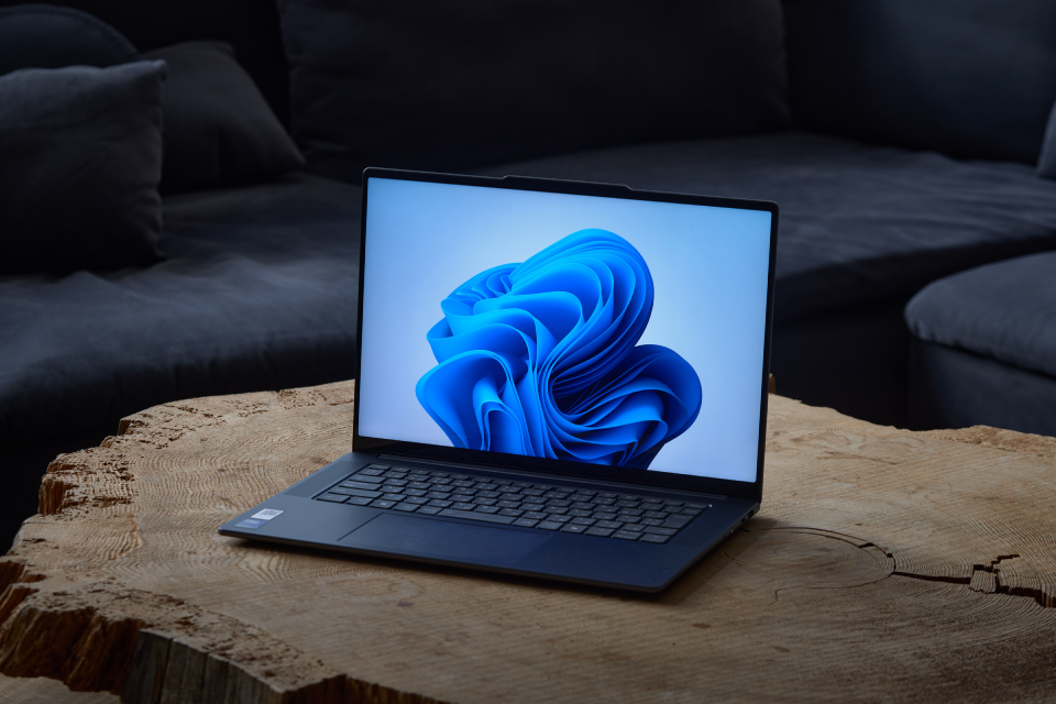 いまノートPCを買い替えるなら「Lenovo Yoga Slim 7i Aura Edition Gen