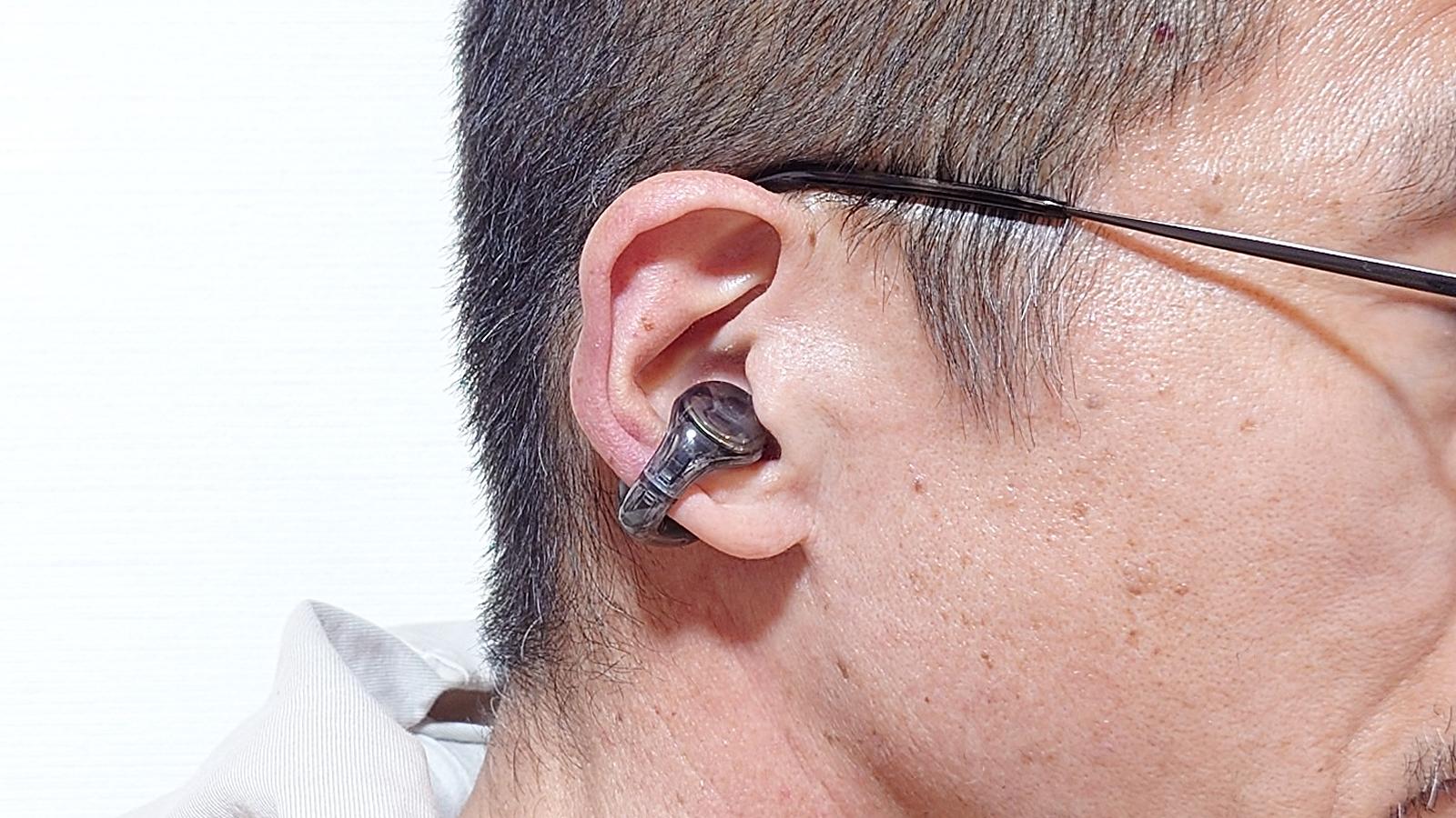 メガネユーザーに語りかけています…Ankerの 「イヤーカフ型イヤホン