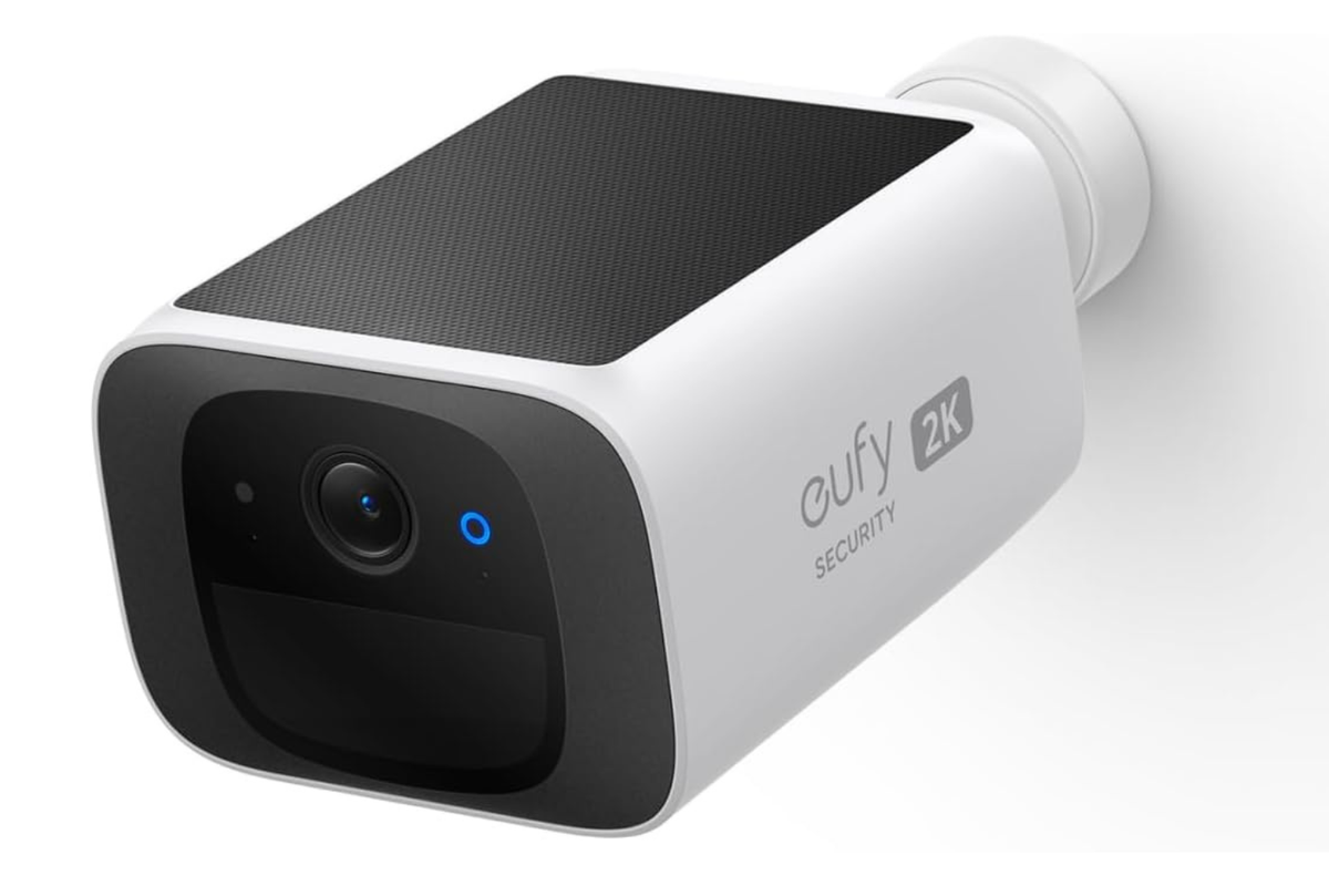 防犯カメラ 電源不要 eufy security 定価9990円 電気代0円」が可能なAnkerの新作防犯カメラ。過去最安の今確保