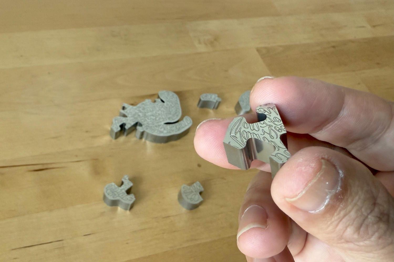 ただの“クマ”じゃなかった。0.003mmの世界にハマる大人のパズル