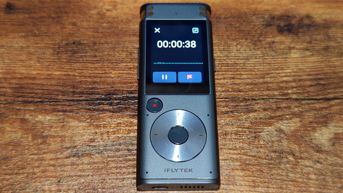 サブスク不要のAI文字起こしボイスレコーダー「iFLYTEK VOITER SR302 