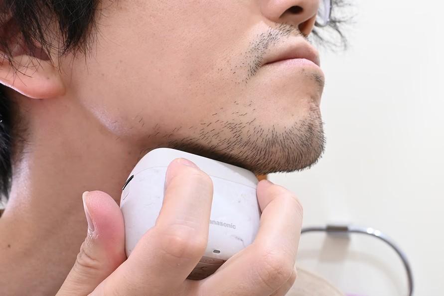 さすがパナソニック。手のひらサイズのこれで「ひげ剃りめんどくさい