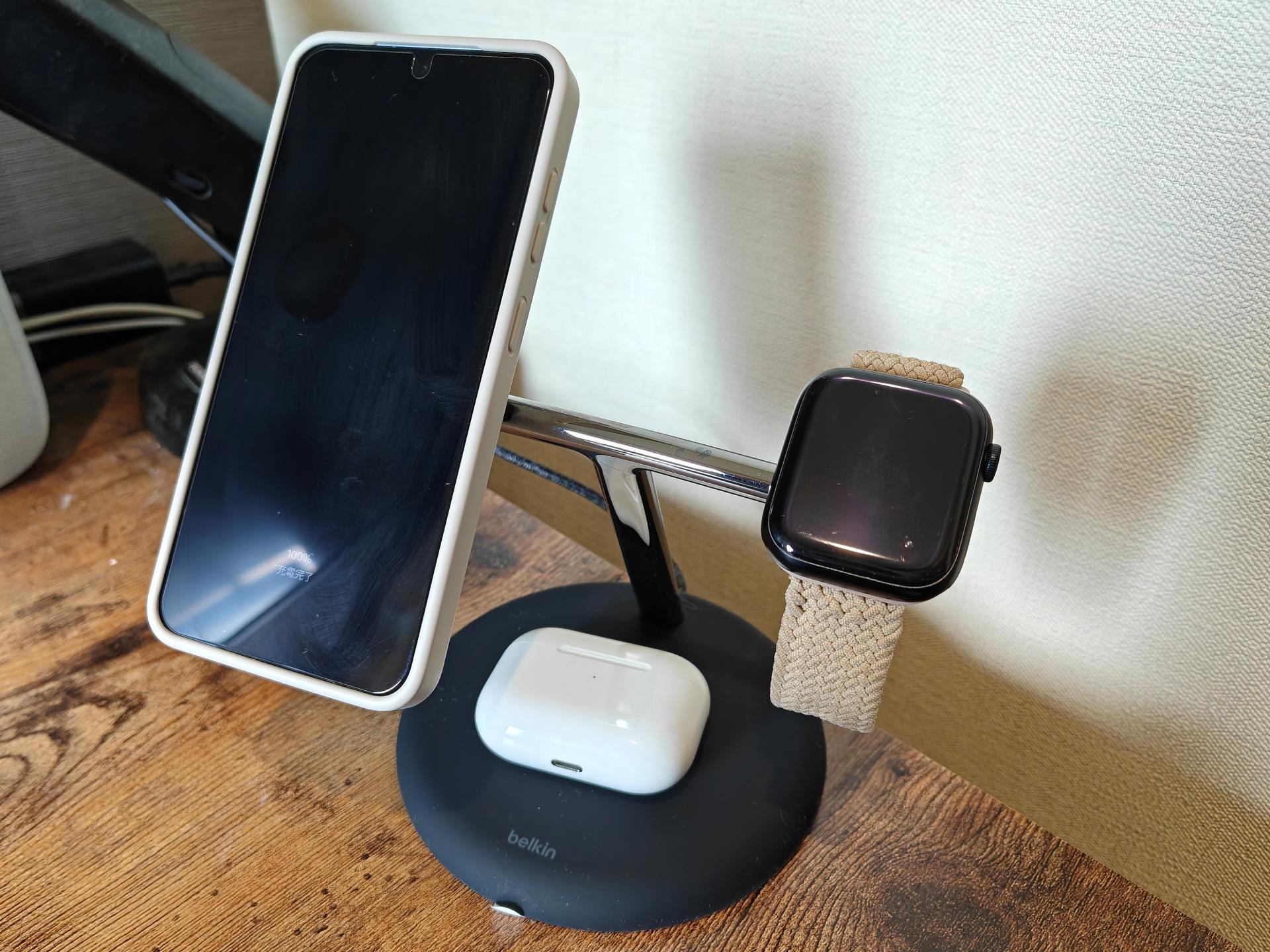 iPhoneユーザーにおすすめ、Belkinの3-in-1スタンドを試す。AirPodsや