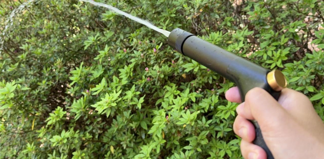電源不要でこの洗浄力！ 手軽さが魅力の散水ノズル
