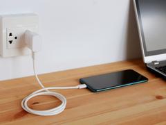 旅行中に限って「100%充電するのがいい」理由、知ってました？ | ライフハッカー・ジャパン