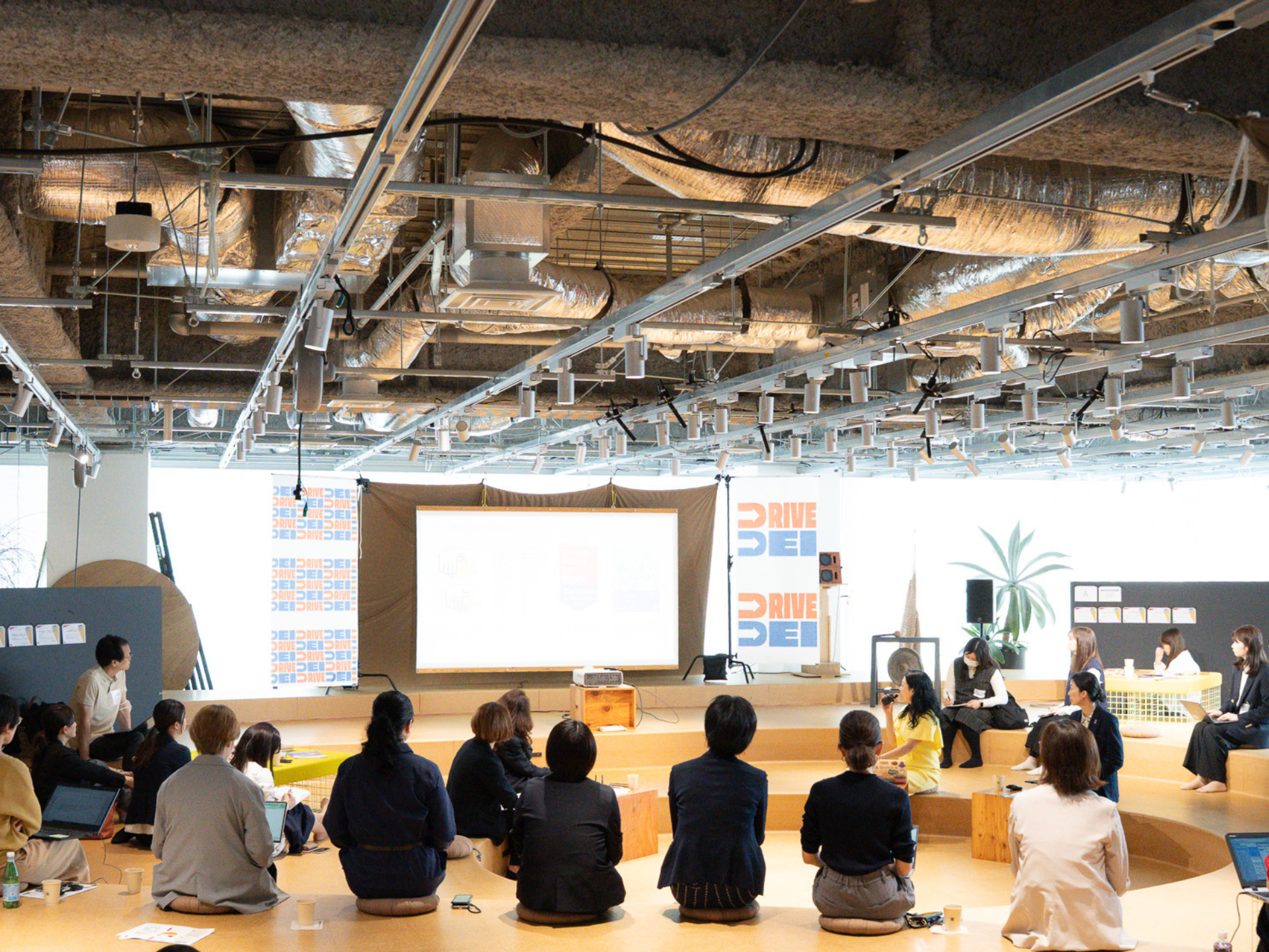 変革の鍵は「競争力」にあり。経産省が示す、ダイバーシティ経営推進の