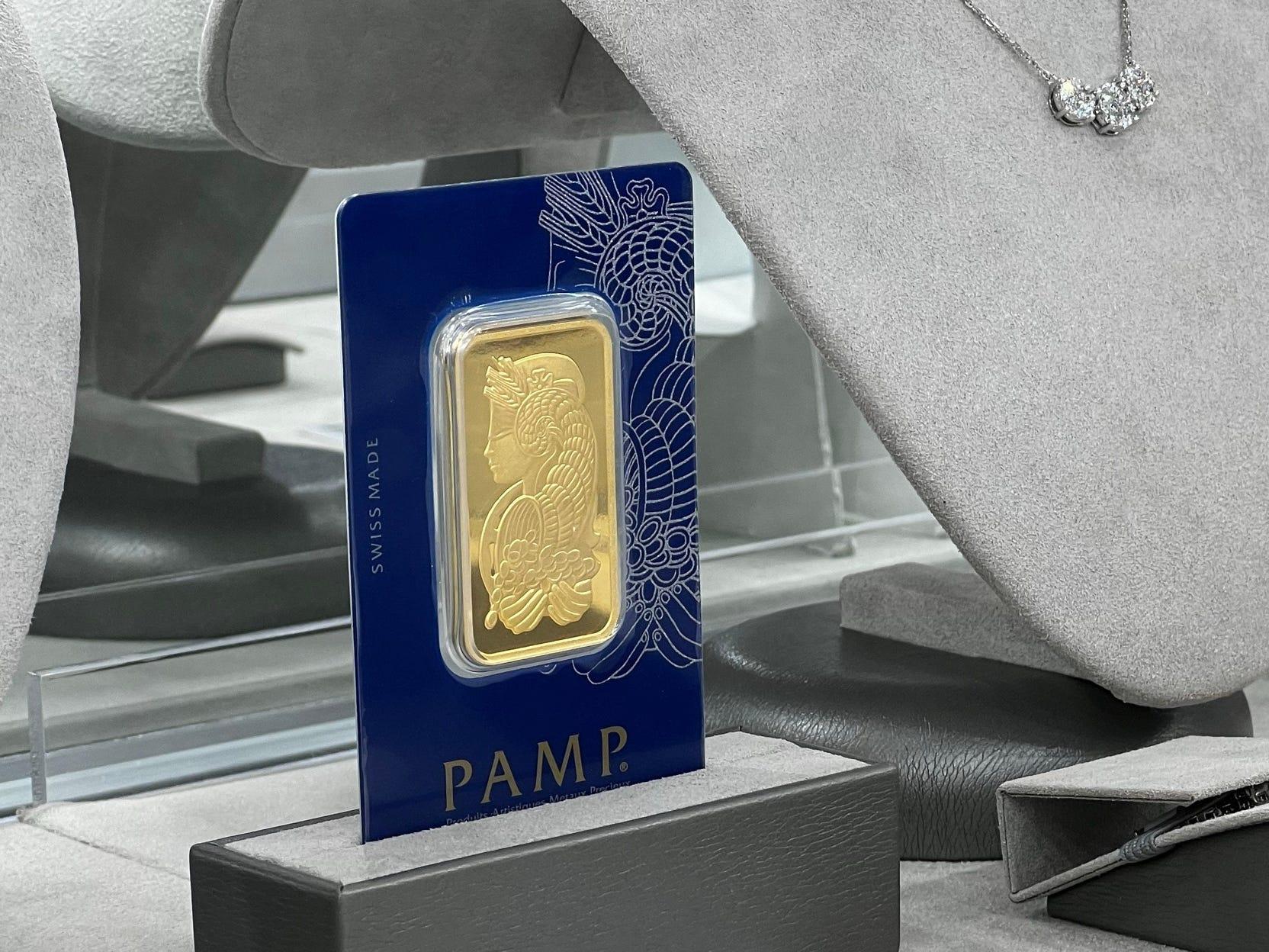 今年3万ドル分のゴールドを購入した人物は、コストコの延べ棒とコインを「金投資の入門用商品」と呼んでいる。 | Business Insider  Japan