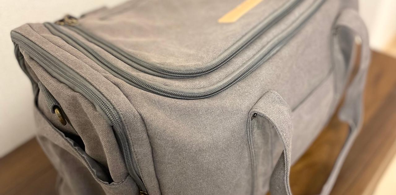 ガバッと開いて、ズバッと詰める！7ポケットの旅バッグが想像以上に便利だった