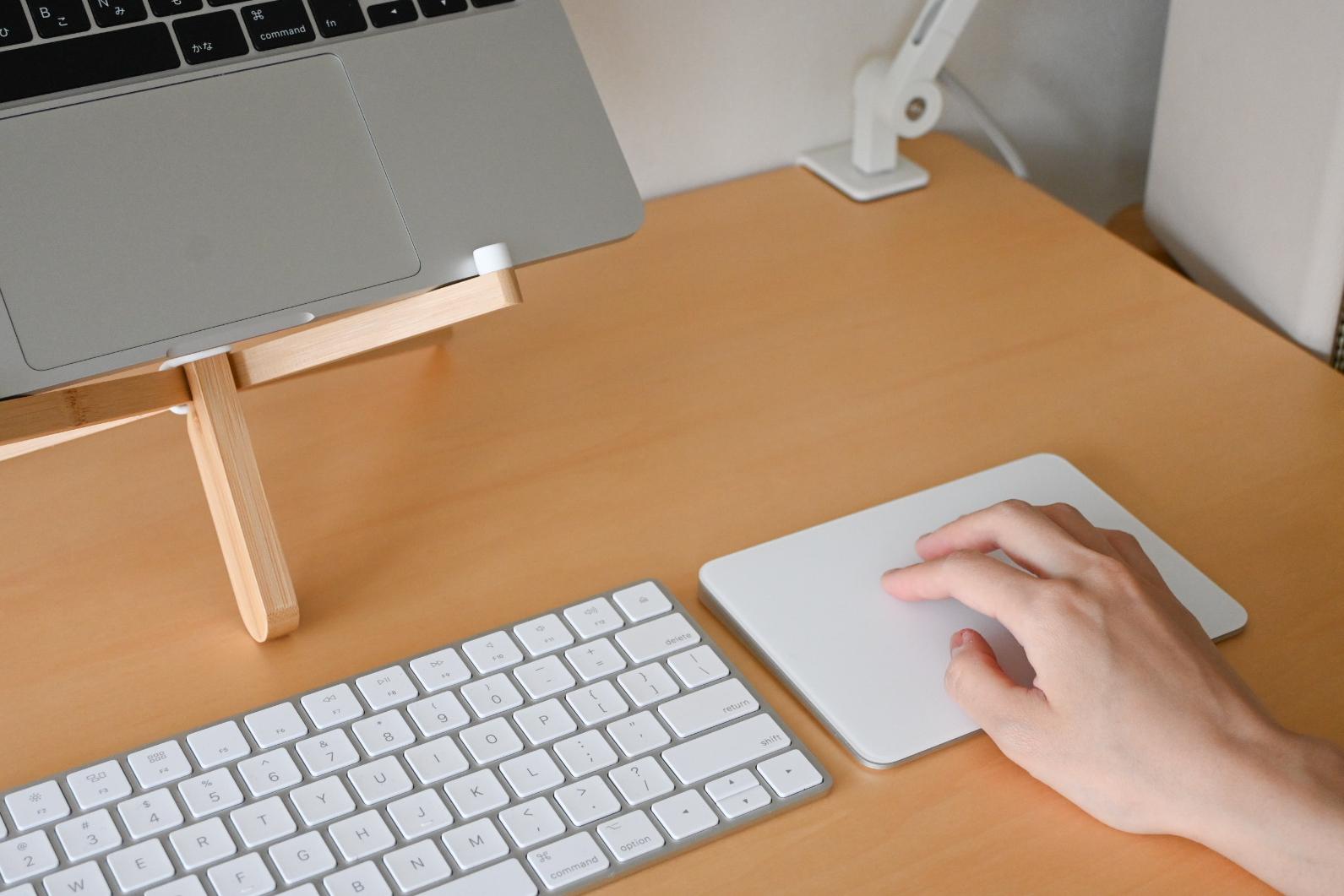 マウスやめて変わったタイパ。「Magic Trackpad」で作業効率がグッと