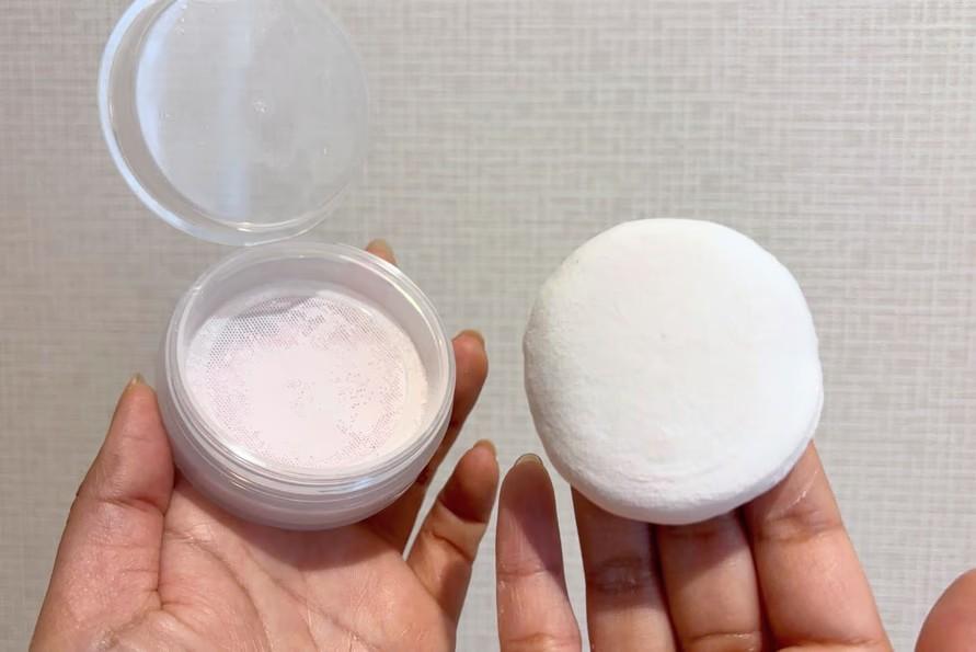 テカリを抑えて自然なツヤが出るって嬉しい。「セザンヌ」のカバー