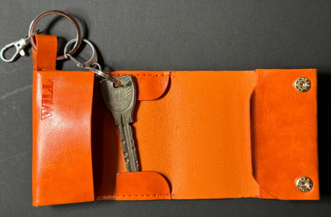 キャッシュレス時代にぴったりの超ミニ型コインケースで持ち物を最小限