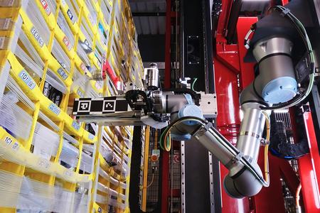 アマゾンの倉庫ロボットは「今後10年の新規採用抑制に不可欠」と機密文書。機械との共存は理想だが
