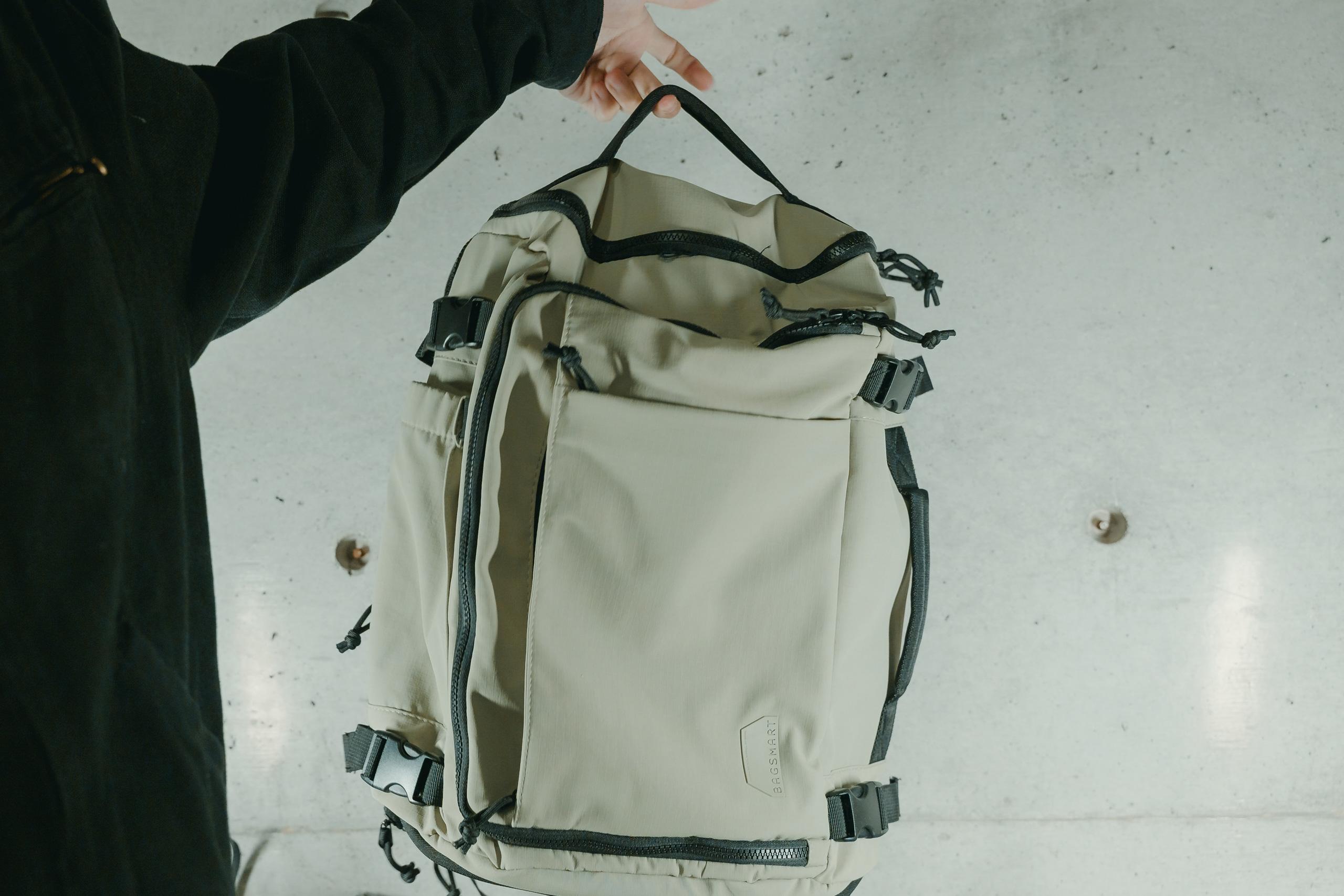 スーツケース感覚で荷物整理がラク！ 「Blast Quick Access Backpack