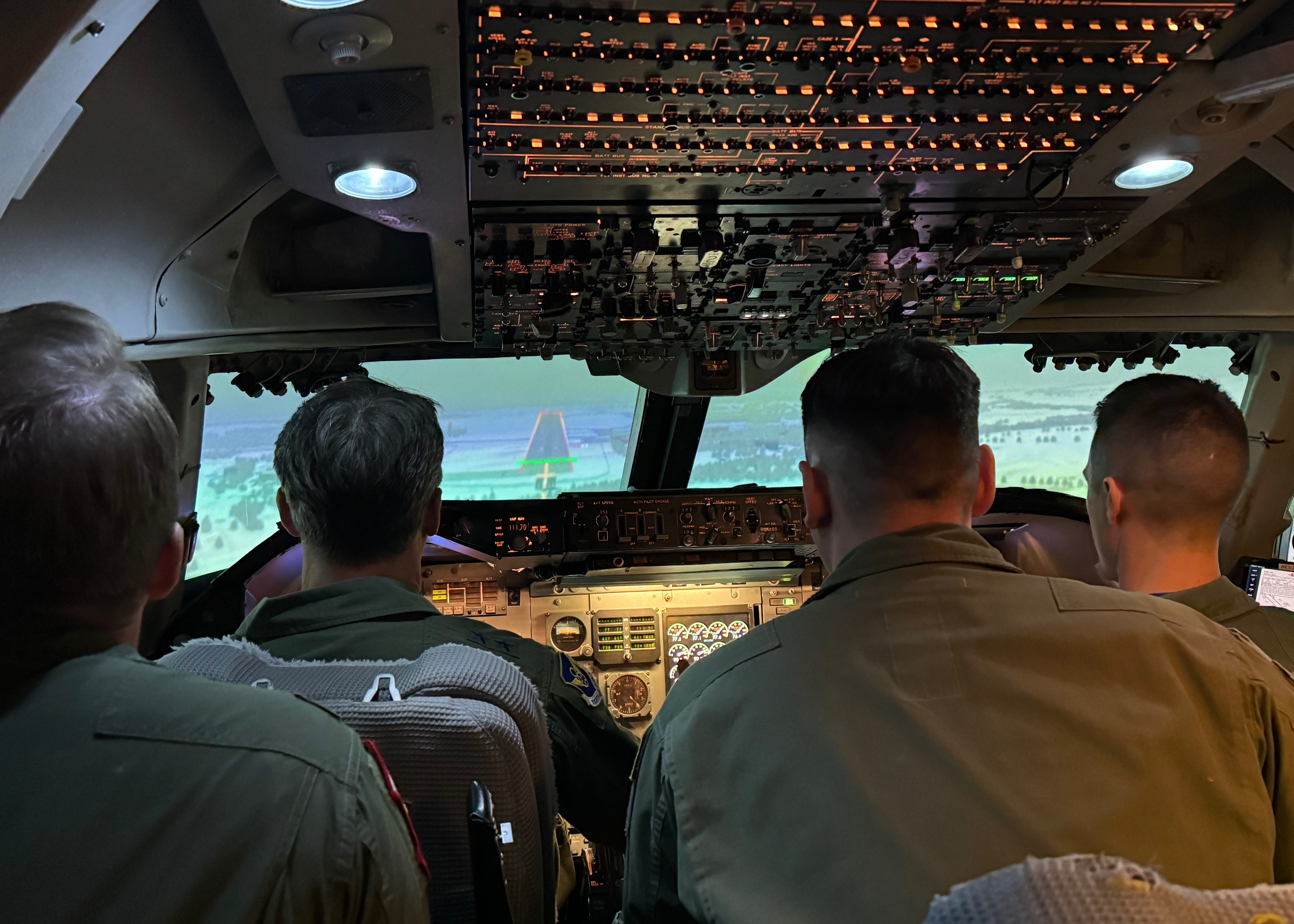 もう一つの大統領専用機、E-4B ナイトウォッチの内部を見てみよう