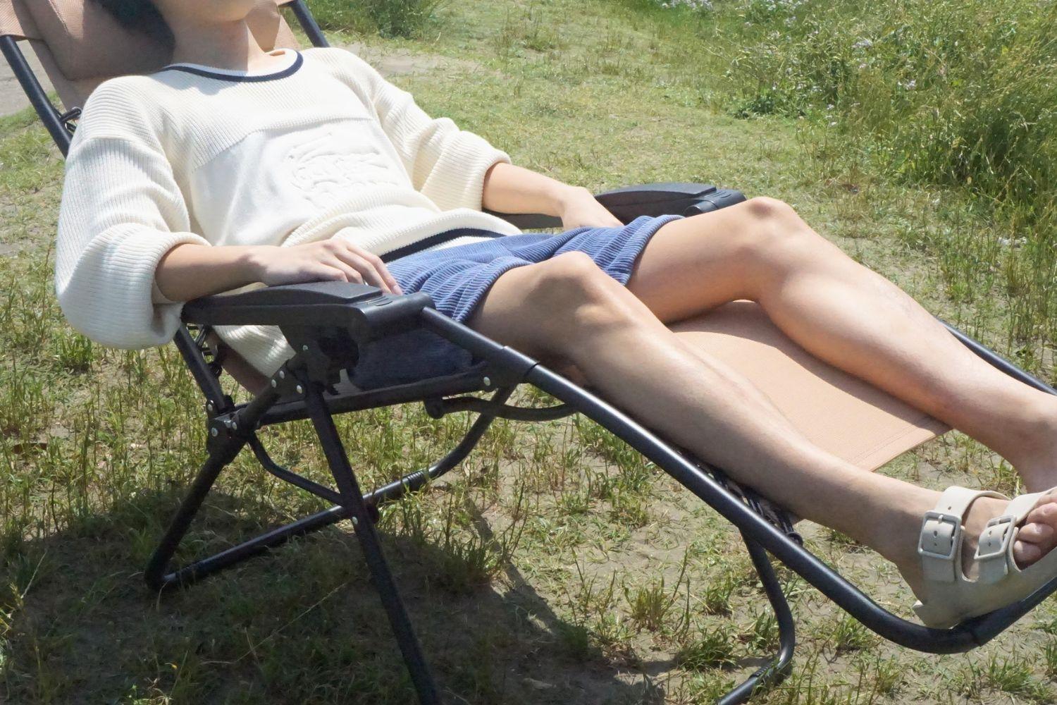 毎日整ってます。Amazonベーシックで見つけた「無重力チェア」で