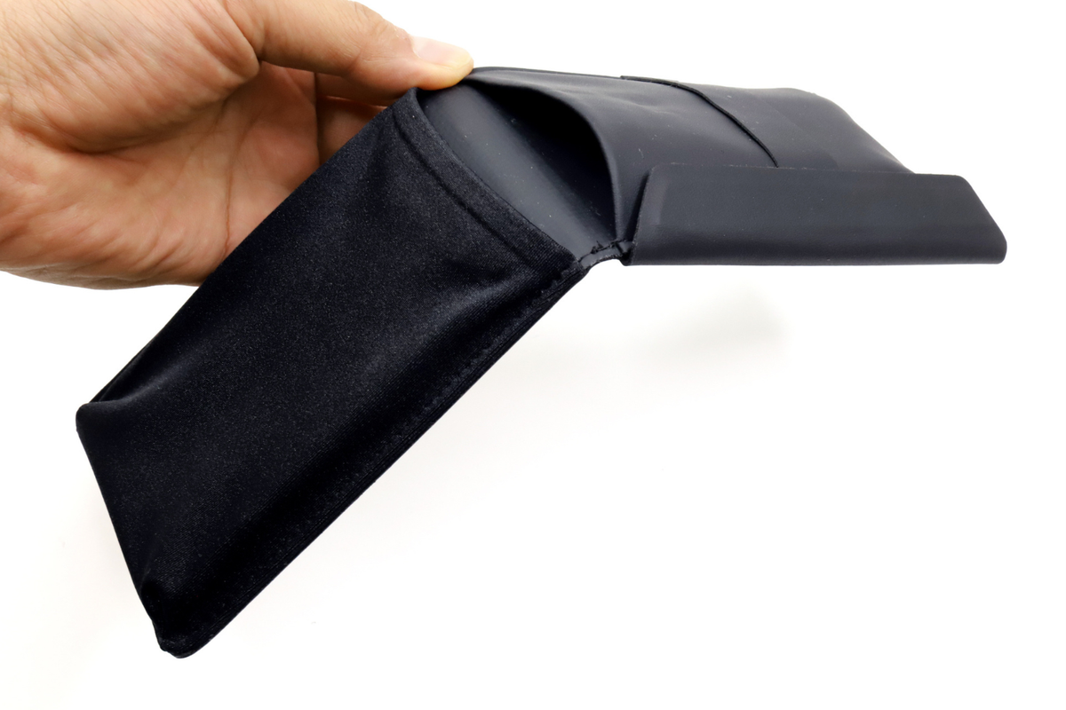 なんと胸ポケット拡張ツールだと！さらにデスクにも立つなんて【今日の