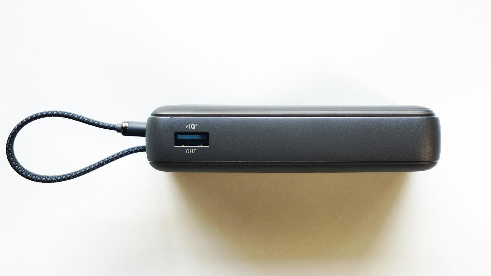 Javaモバイルエージェント（ほぼ新品、送料込） ケーブル一体型&充電残量一目瞭然。私的、Ankerモバイル