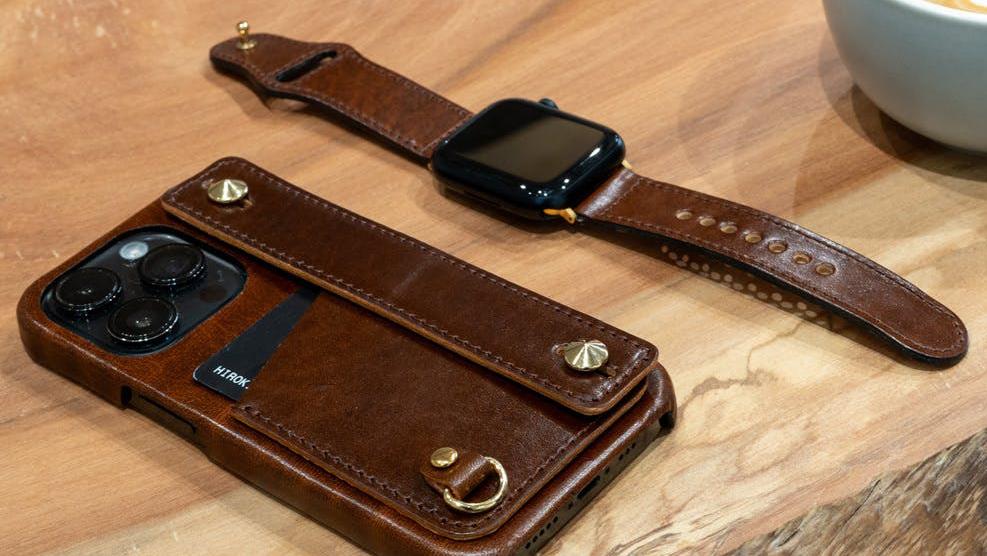 カスタムメイドでほぼ全機種対応！ ルガトー革の美しいスマホケース