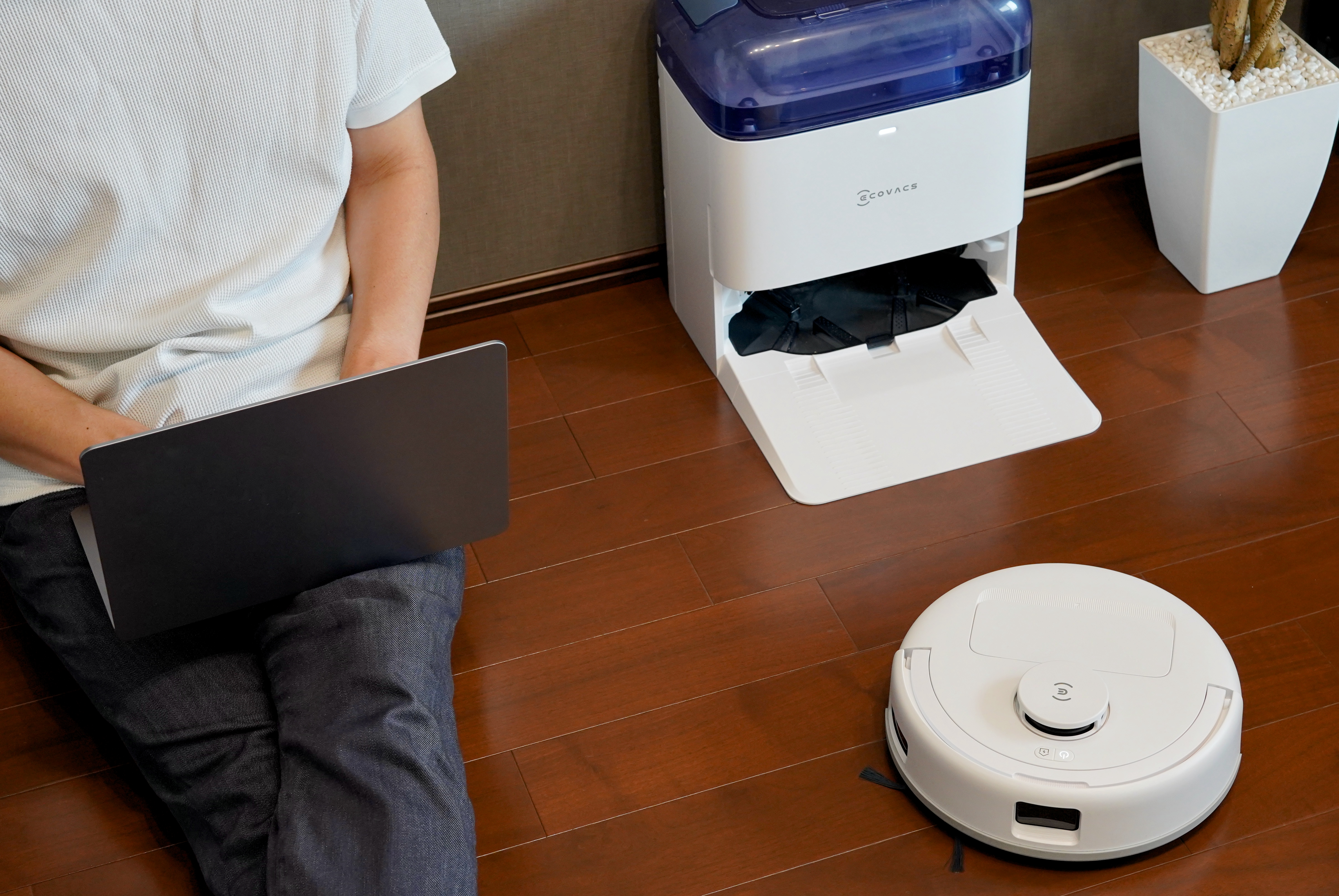 日本の部屋に最適化されたロボット掃除機、現る。狭いところもグイグイ