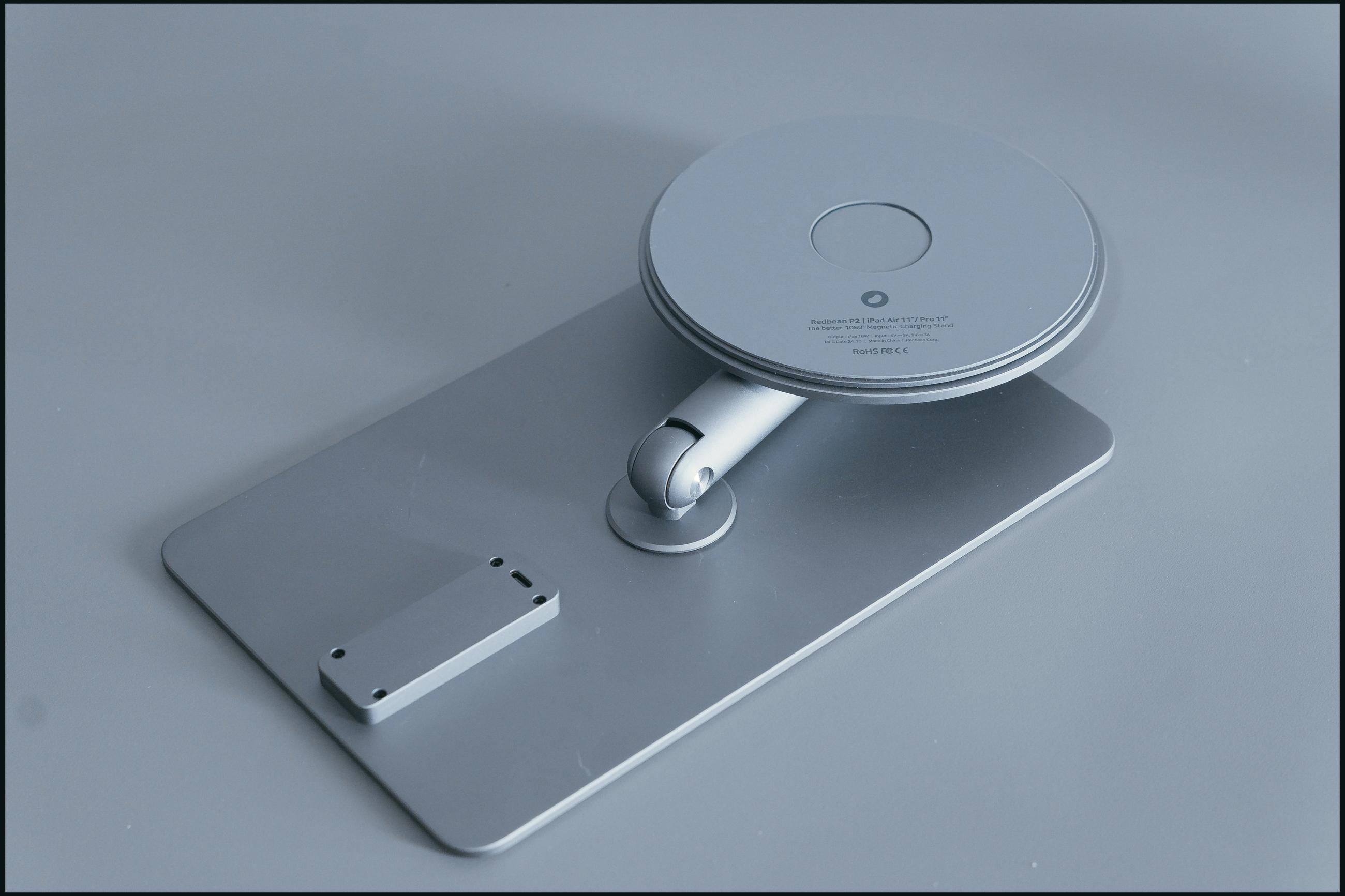 ワイヤレス充電＆自在な角度調節。「REDBEAN P2」はタイパも