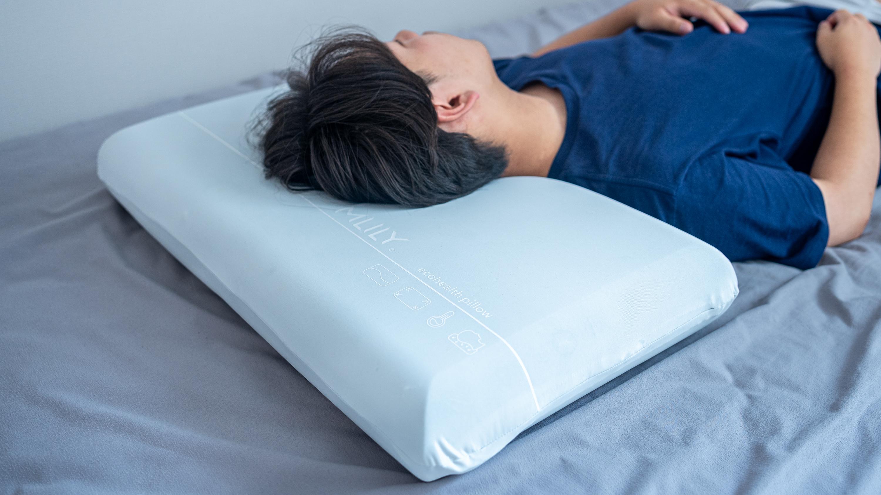 柔らかいのにサポート力もいい！「エコヘルスピロー」は人生の1/3を