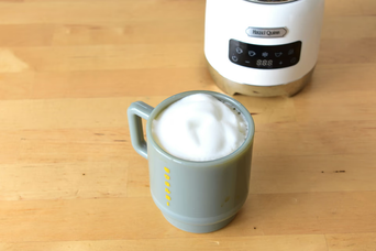 自宅のカフェラテ、泡で諦めてない? ボタンひとつ、3分でお店の味が完成するマシン