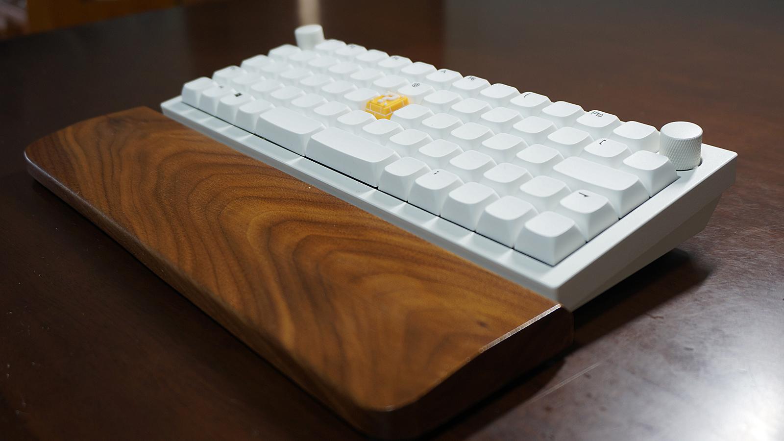 ついに出合えた！タイピングを極めたくなる高級キーボード「Keychron