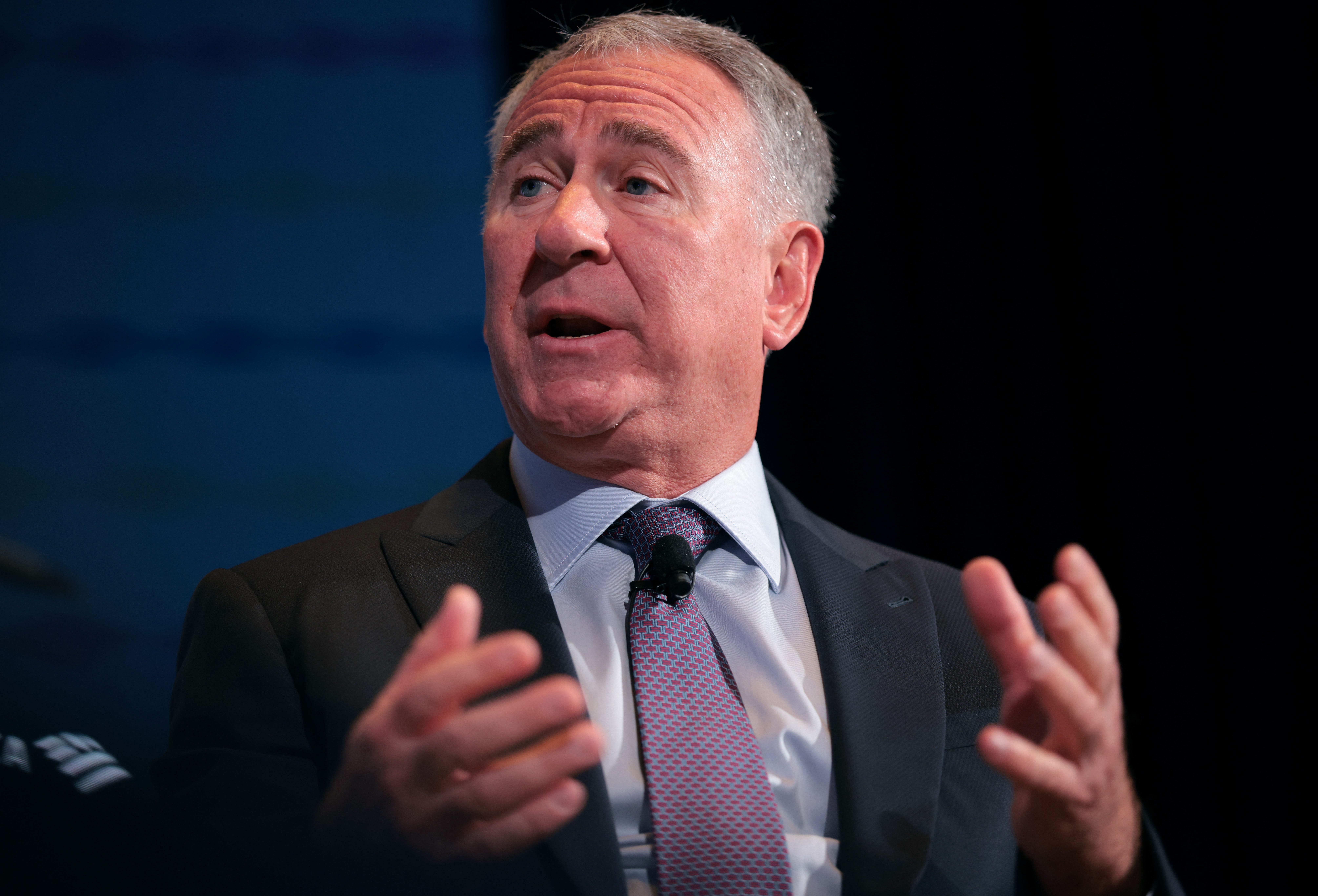 米証券大手シタデルの幹部6人による「休暇におすすめ」の書籍と動画