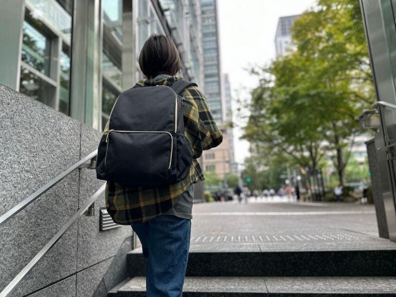 旅行中の「あ、チケットどこだっけ…」がなくなった。このリュックの