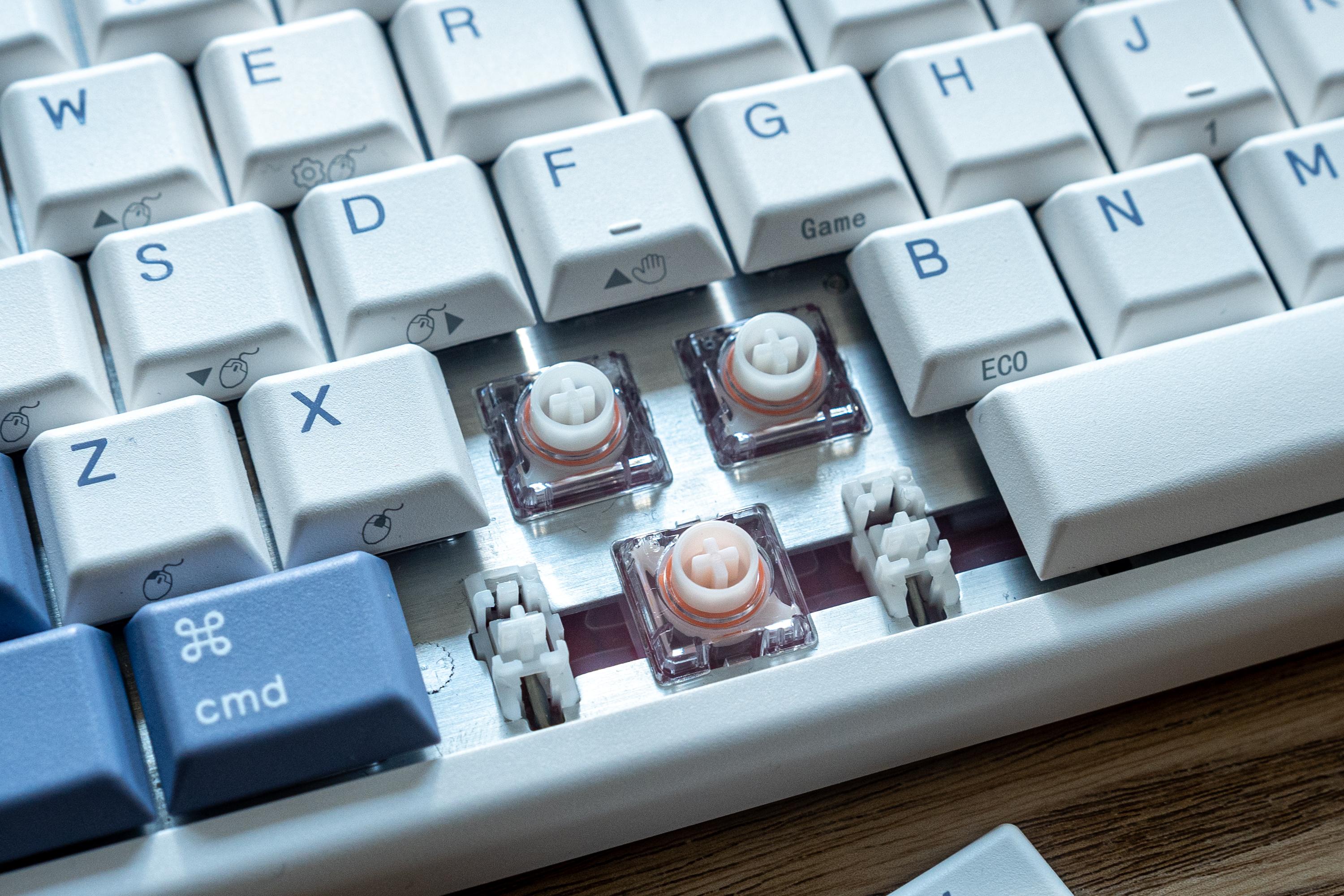 NiZ L84 静電容量無接点方式 ロープロファイル キーボード 静電容量無接点方式のロープロファイル！「NiZ L84」｜超軽快な